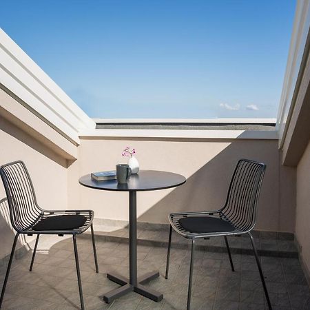 Civico25 Suite Hotel Габиче Маре Екстериор снимка