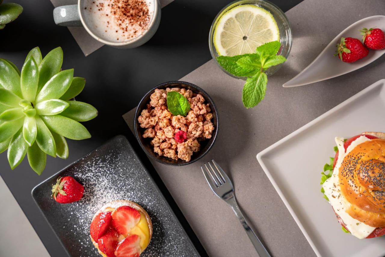 Civico25 Suite Hotel Габиче Маре Екстериор снимка