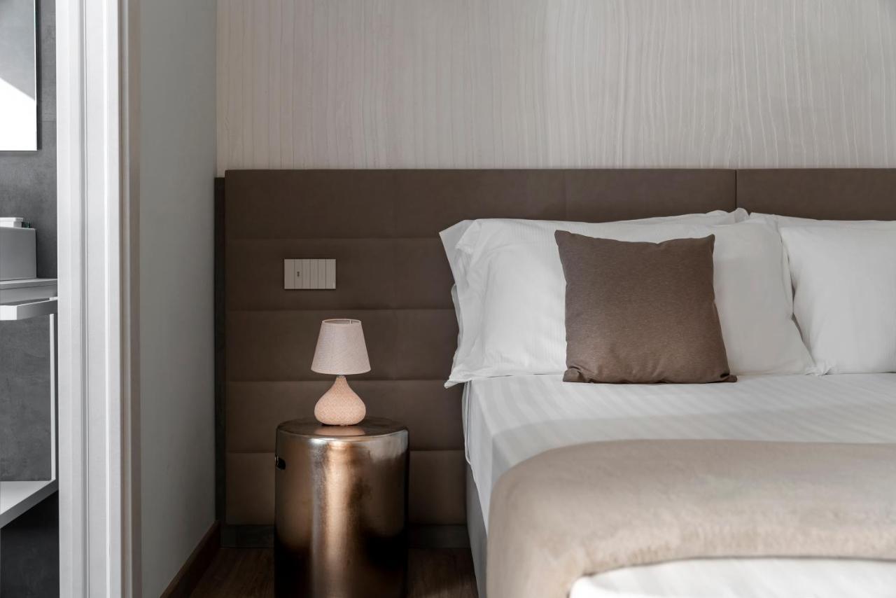 Civico25 Suite Hotel Габиче Маре Екстериор снимка