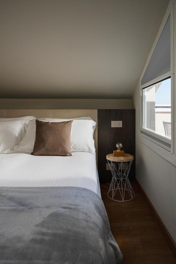 Civico25 Suite Hotel Габиче Маре Екстериор снимка