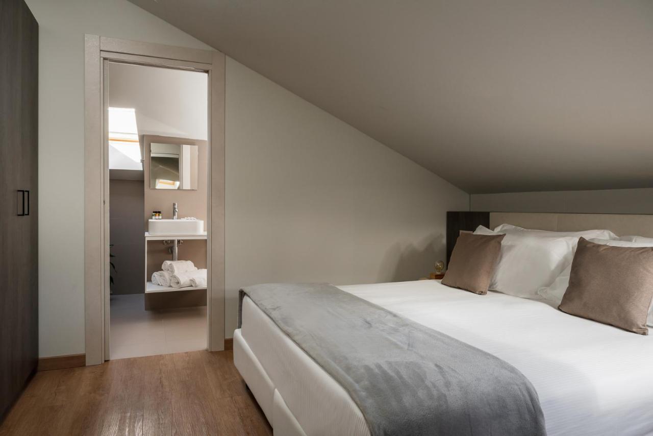 Civico25 Suite Hotel Габиче Маре Екстериор снимка